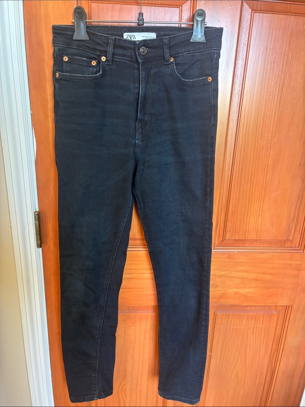 Zara Black Skinny Jeans size 6